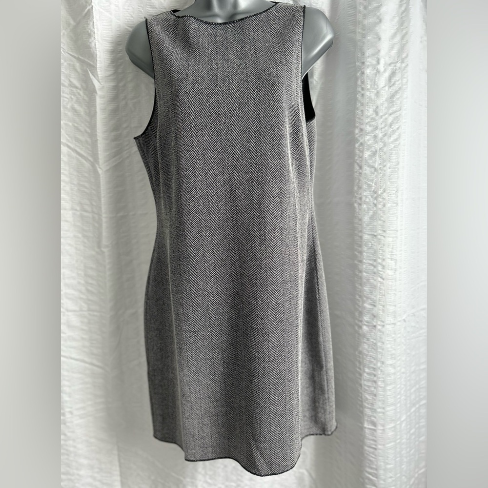 Elegant Gray Sleeveless Dress